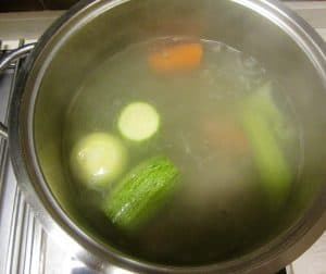 Procedimento dei passsatelli, come fare il brodo
