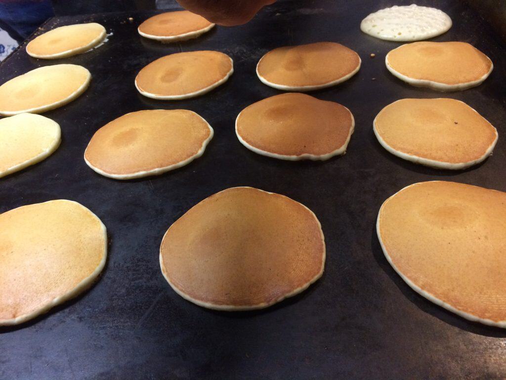 Cantarelle romagnole che cuociono sul testo, dolce povero e tradizionale della cucina romagnola riconosciuto PAT