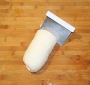 Staglio piccola dose della pizza fatta in casa