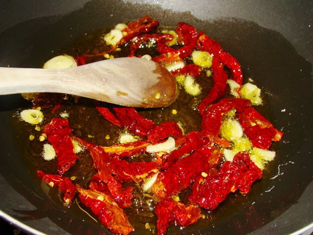 Aglio olio e peperoncini cruschi